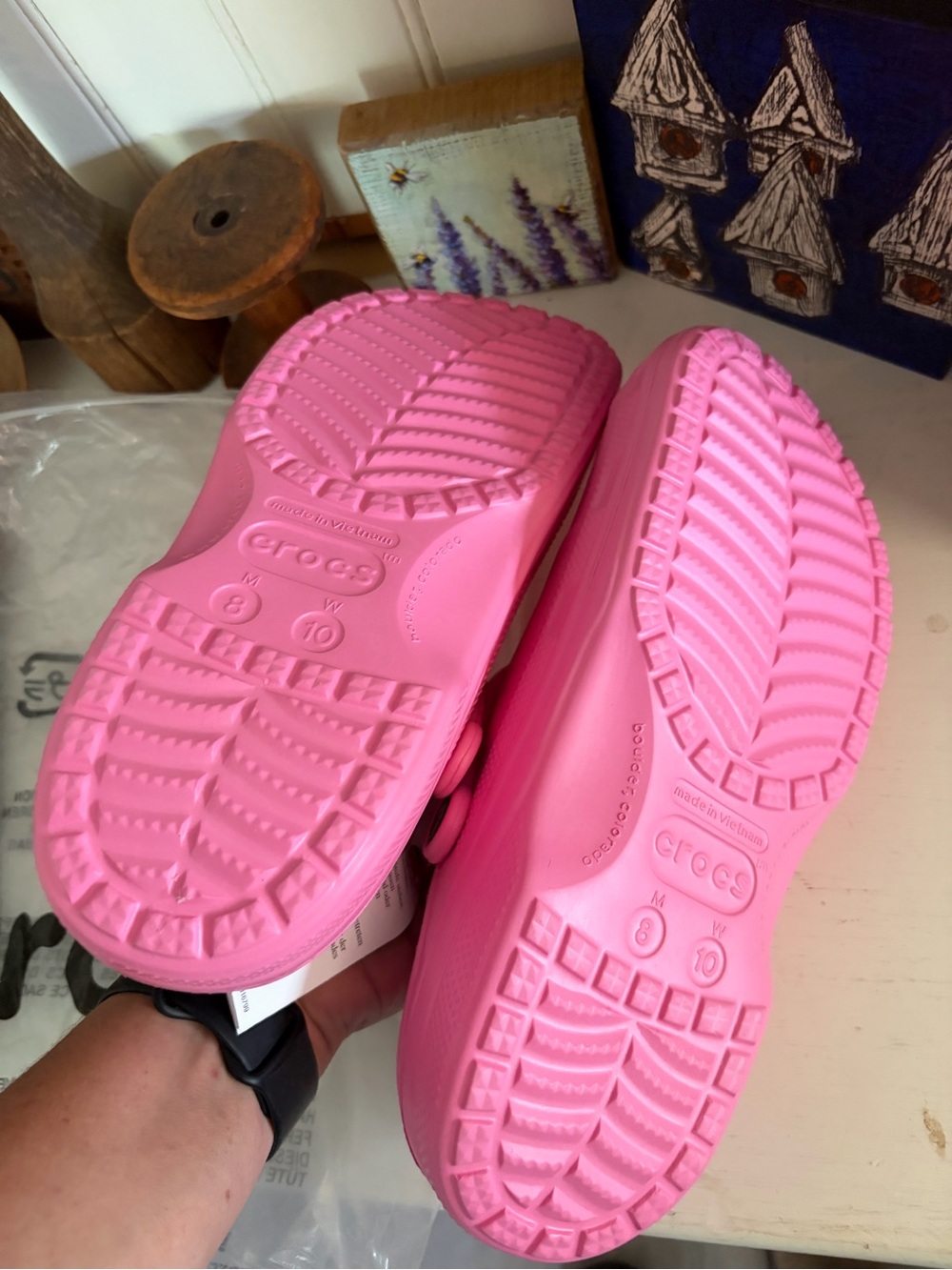 CROCS Women’s Pink Fuzzy-Lined Clogs - Picture 5 of 5
